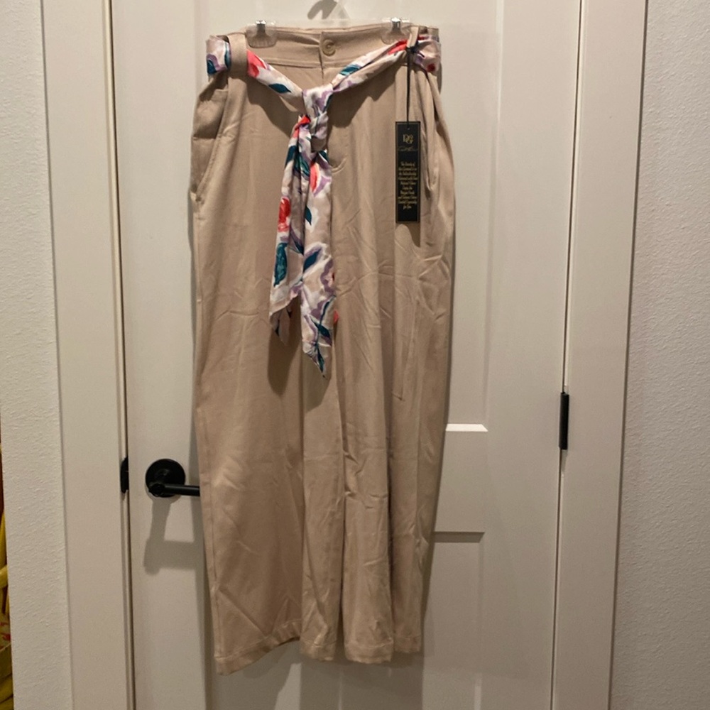 DG2 by Diane Gilman Cabana Knit Twill Wide-Leg Crop Pant Size 10T. NWT
